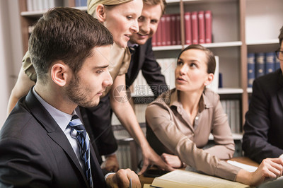 律師開會高清圖片下載-正版圖片501526234