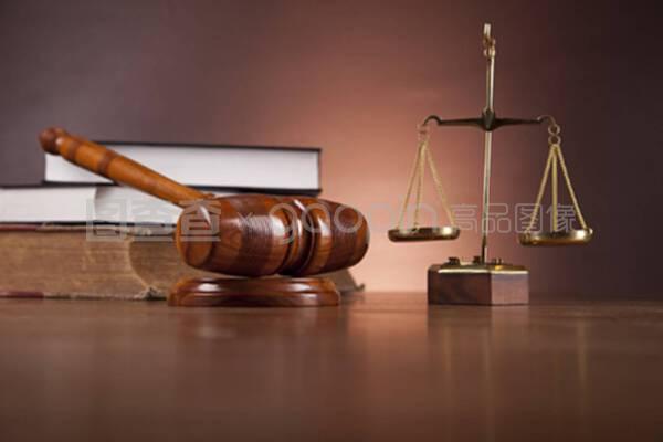 律師事務(wù)所的木桌