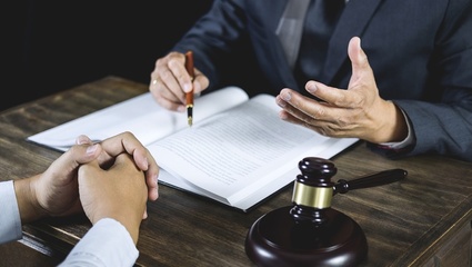 律師會見嫌疑人,看守所“黃牛”一次收費500元?人大代表建議改善看守所會見難