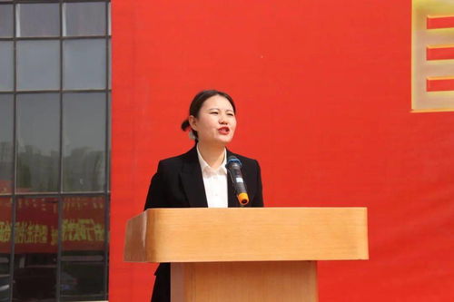 首府律師規(guī)范執(zhí)業(yè)承諾簽名活動暨新執(zhí)業(yè)律師授袍儀式舉行